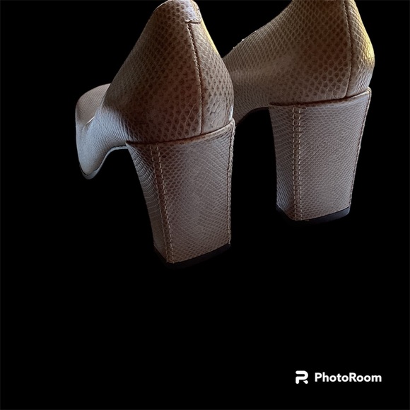 Via Spiga Classic Pump. Size 7.5 - Picture 2 of 6